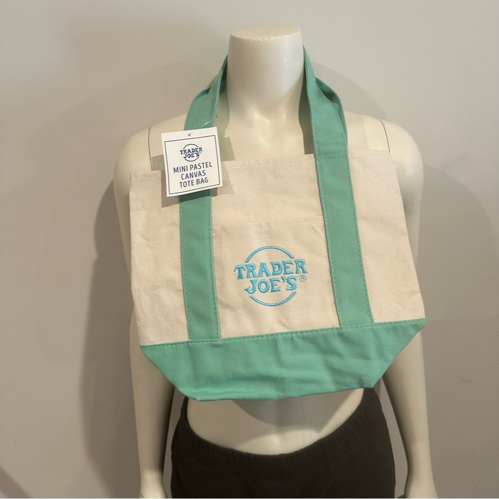 Trader Joe’s Mini Canvas Tote – Limited Edition pastel green 💚